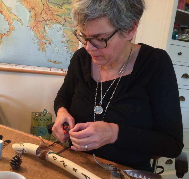 talking stick maken