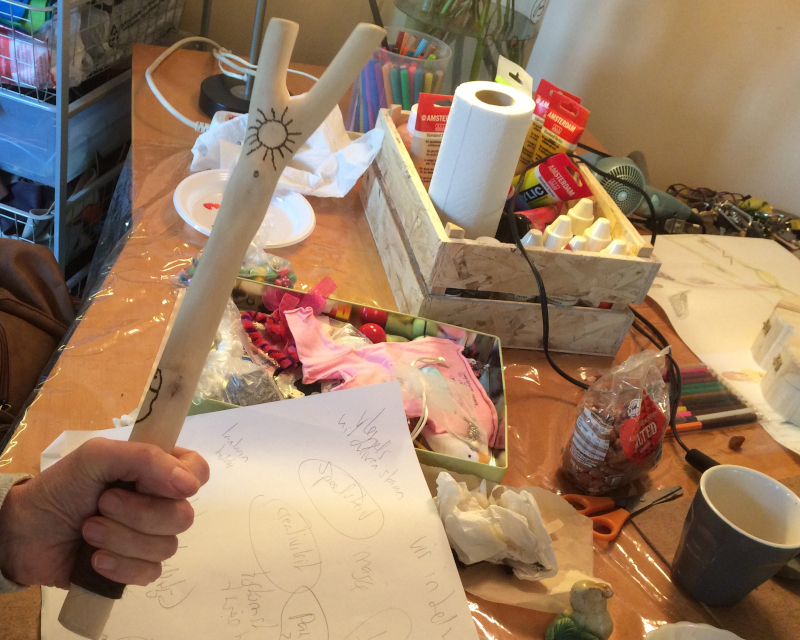 talking stick maken